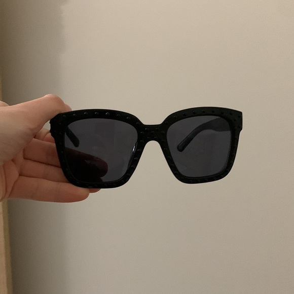 Steve Madden Studded Glossy Black Sunglasses - Picture 12 of 12